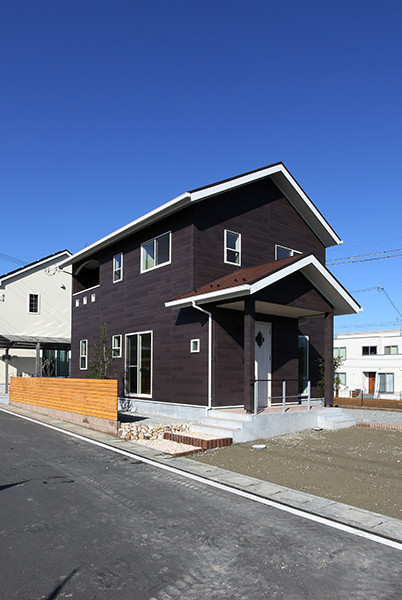 カントリー風の外観 ナチュラルな内観の家 新築住宅施工例 福知山 丹波 篠山の新築一戸建て 注文住宅 ゼロエネ住宅 ヨネダ