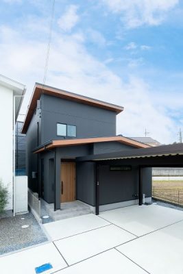 お洒落に暮らす開放感と収納力の家