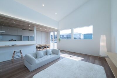 開放感あふれるリビングを楽しむ1/2平屋