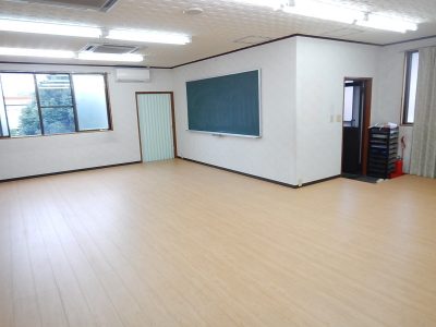 塾からダンススタジオへリノベーション　断熱材　結露対策にも