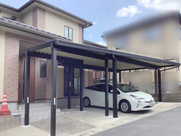 福知山市｜こんなの欲しかった！玄関入るまで濡れにくいカーポート