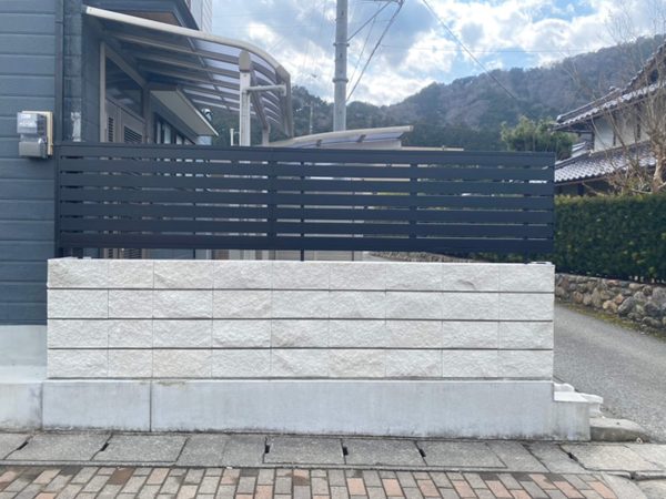 綾部市｜事故で破損した塀スタイリッシュに改修