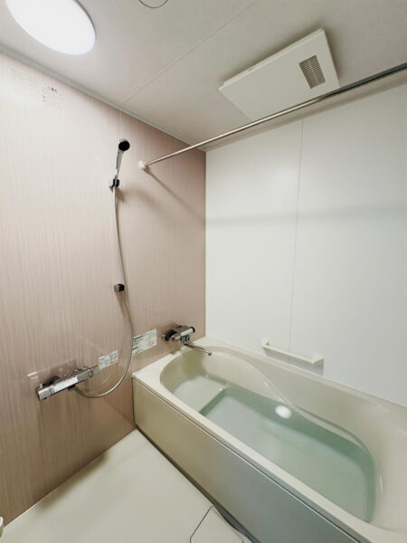 福知山市｜出窓を撤去して断熱性アップ　快適性が続くバスルームリフォーム