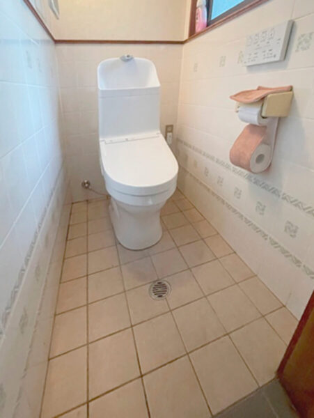 シロアリ被害をキッチリ修復快適な外部トイレ