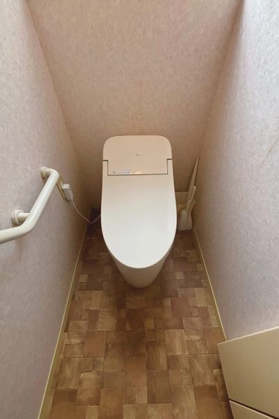 スタイリッシュなタンクレストイレに一新！