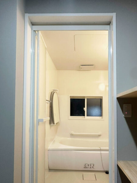丹波篠山市｜寒いタイル風呂を快適なユニットバスにリフォーム｜段差解消で安心なお風呂に