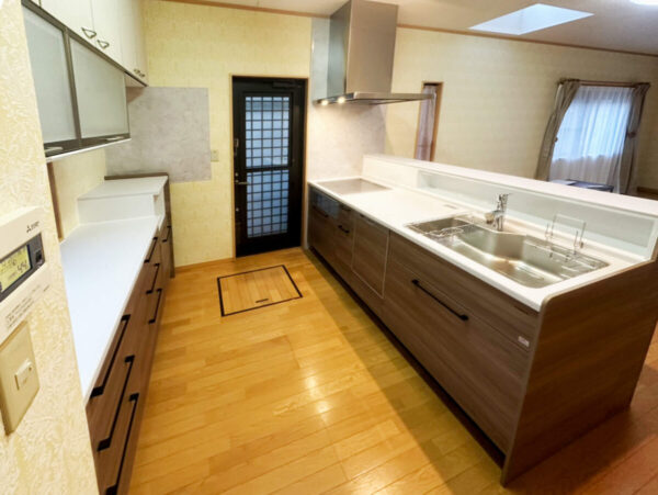 丹波篠山市｜中古物件を自分たちらしくキッチン交換