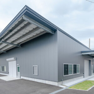 工場建築の施工事例外観　カブト工業株式会社様（兵庫県）