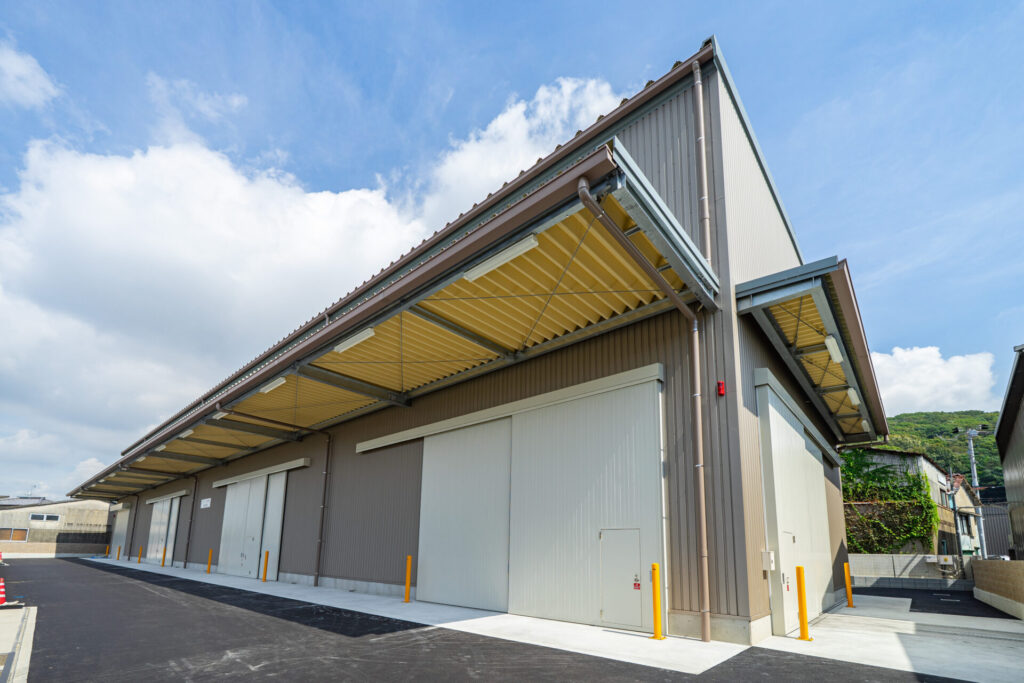 倉庫建設の施工事例外観　トミクラ産業株式会社様(兵庫県)