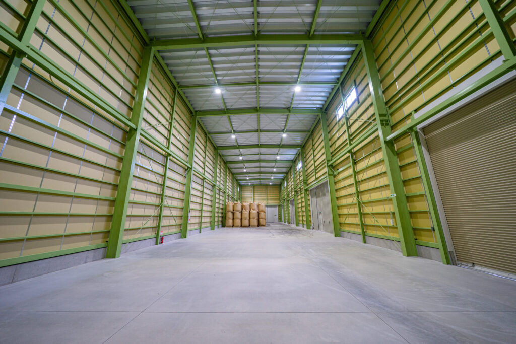 倉庫建設の施工事例内観　トミクラ産業株式会社様(兵庫県)