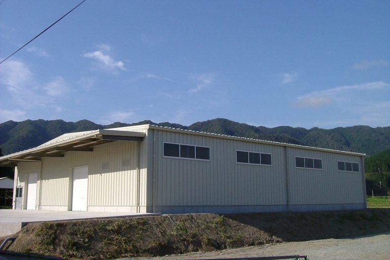 倉庫建設の施工事例外観　ホルベイン画材株式会社様(兵庫県)